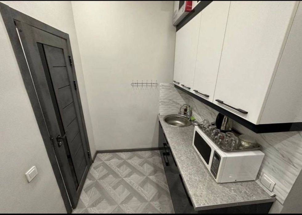 Лабзак | 66кв - нежилое помещение вдоль дороги Аренда