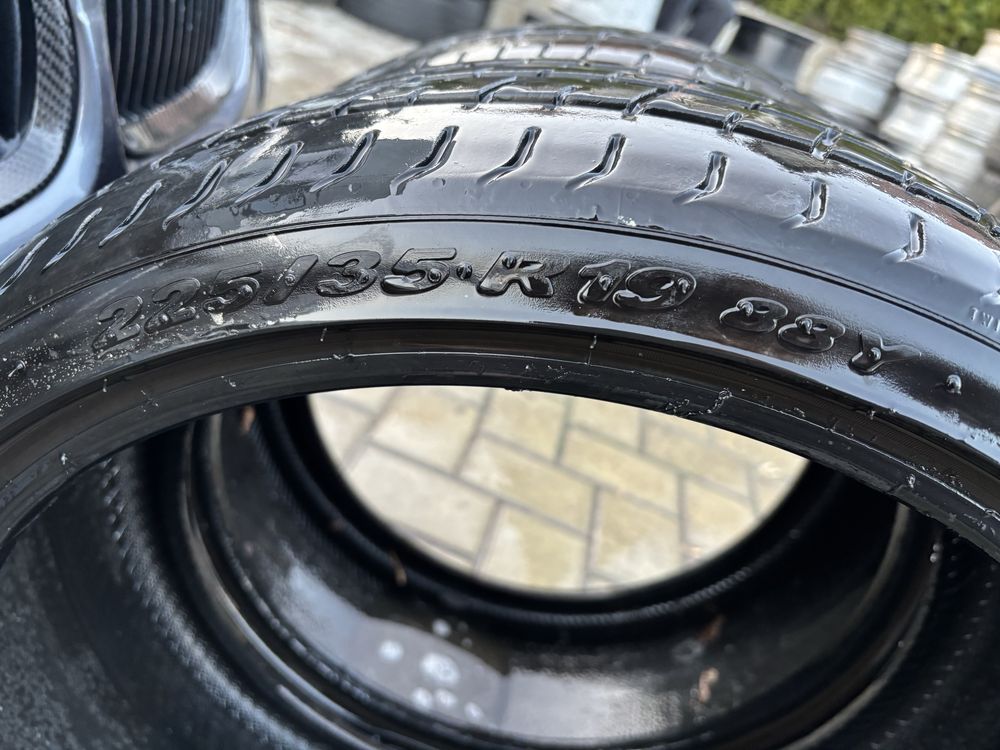 2 buc cauciucuri anvelope vara 225 35 R19  Pirelli