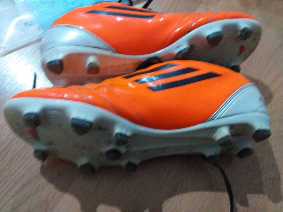 Adidasi cu crampoane ADIDAS