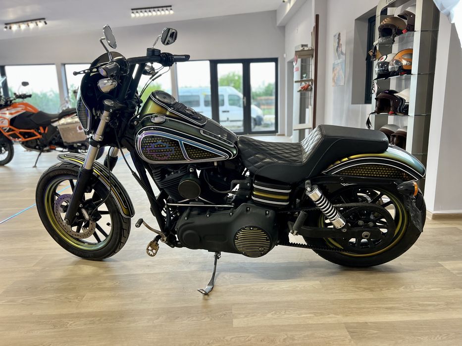 Harley davidson street bob stunt /variante