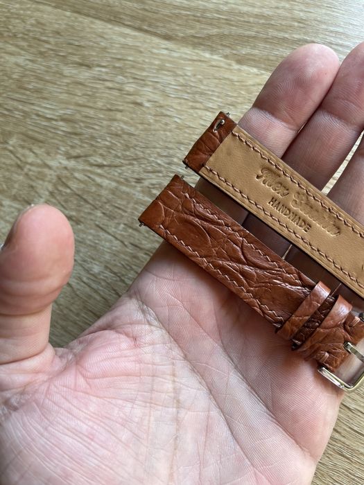 Curea pentru ceas din piele de crocodil lucrata in totalitate manual