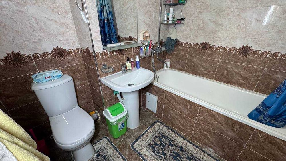 Шахар маркази Агра банк 6 қавақтда 2 хонали квартира сотилади.ID: 1503