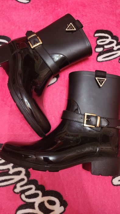 Сапоги 39 рр Guess оригинал состояние отличное