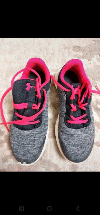 Adidași dama Under Armour