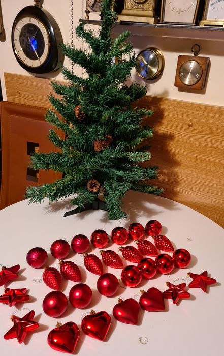 Brăduț artificial 65cm+30globuri diverse