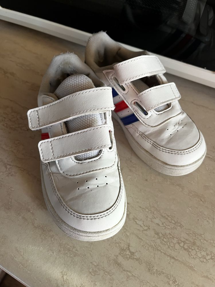 Объвки Puma и adidas