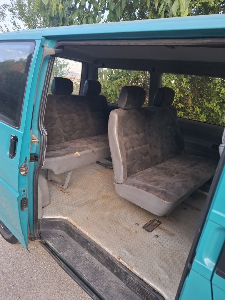 VW Caravelle 2.4 D