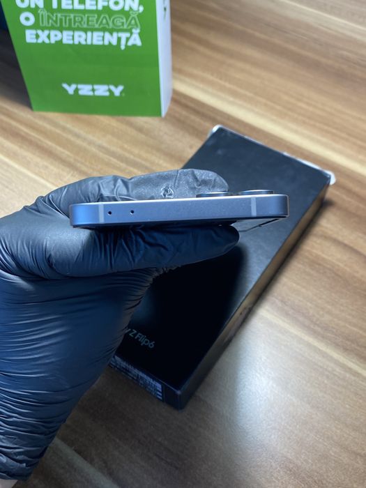 Samsung Galaxy Z Flip 6 Duos / Garanție 12 luni / 256 Gb / Ca nou