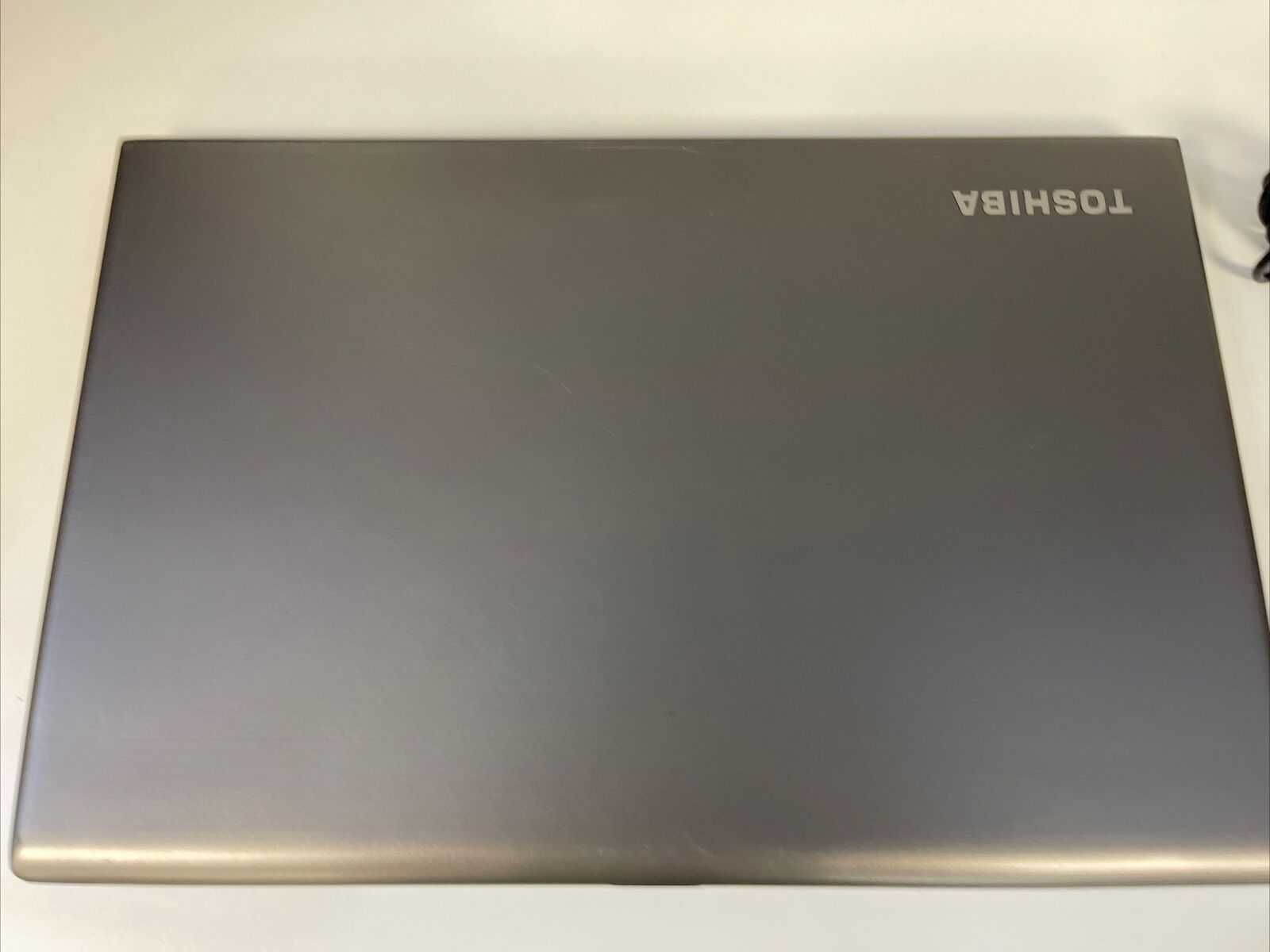 Лаптоп Toshiba Z50-A 8GB 128GB SSD 15.6 HD Windows 10