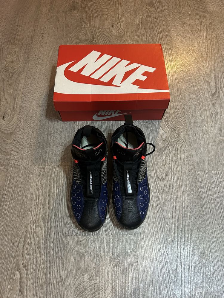 Маратонки NIKE 42 26,5