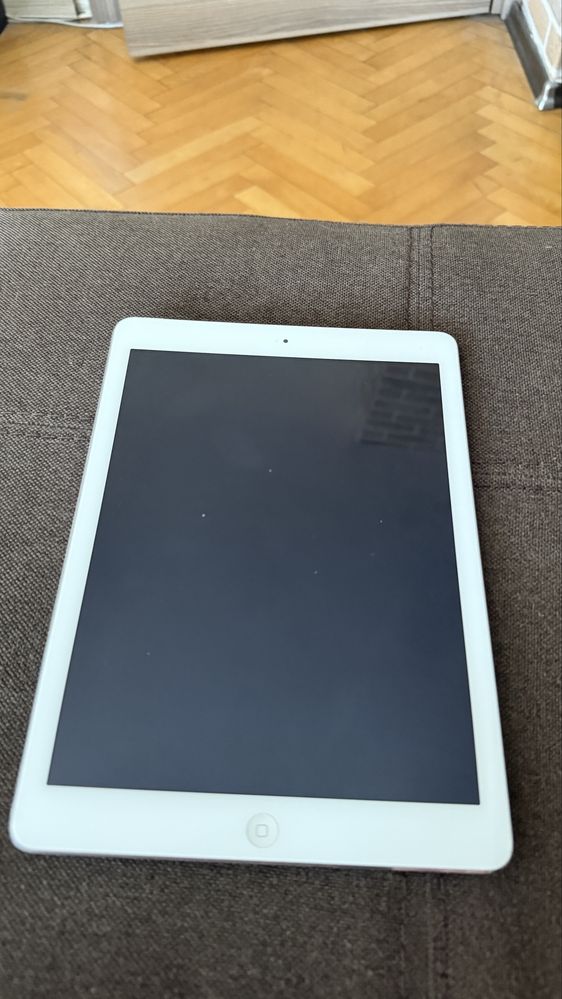 iPad Air Wifi + Celluar / Wi-Fi и мобилни данни