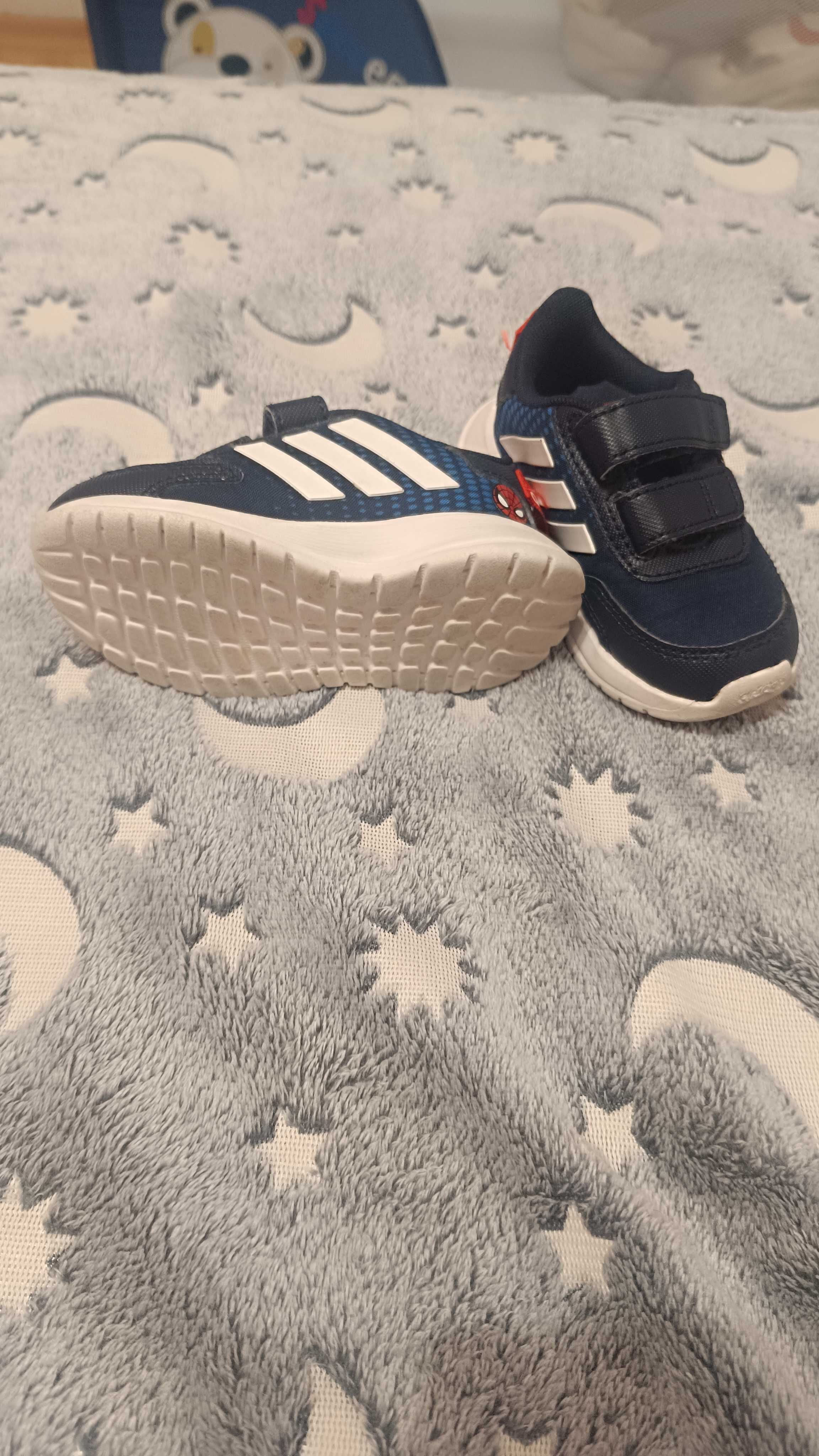 Adidas детски маратонки номер 21