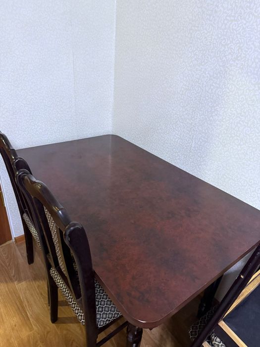 Кухонный  стол бу в хорошем состояние