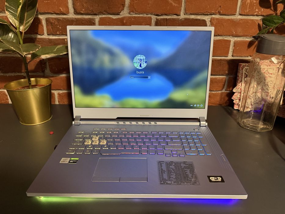 Asus rog strix 17 inc