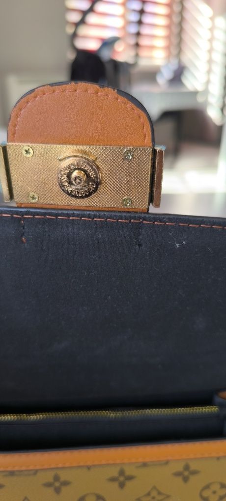 LOUIS VUITTON дамска чанта нова