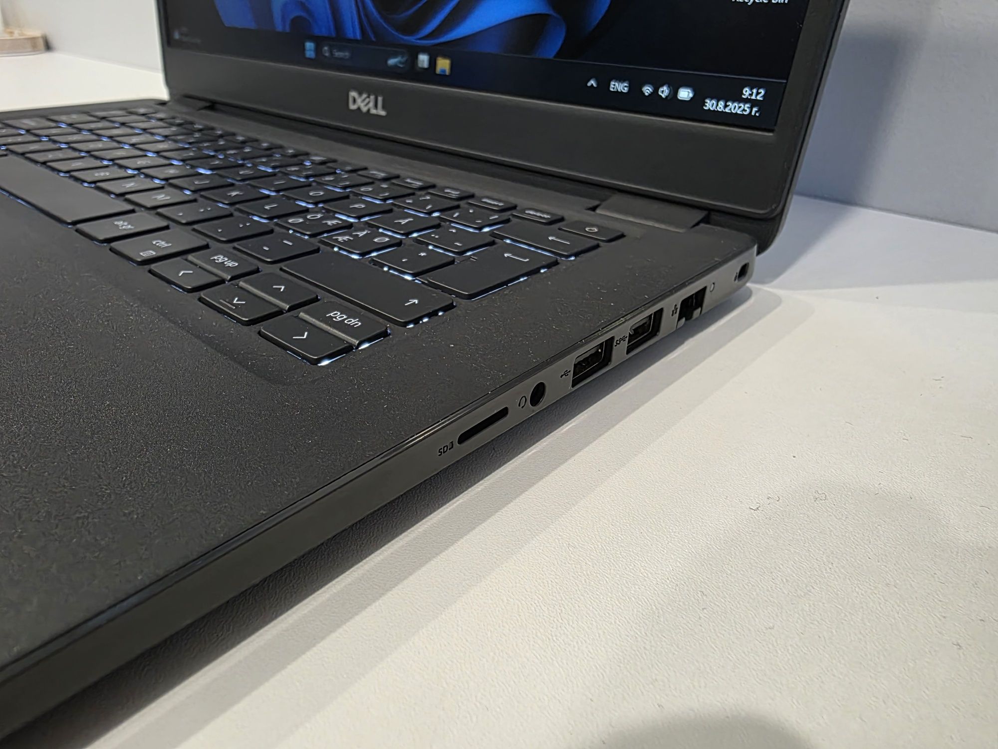 Лаптоп Dell Latitude 3410