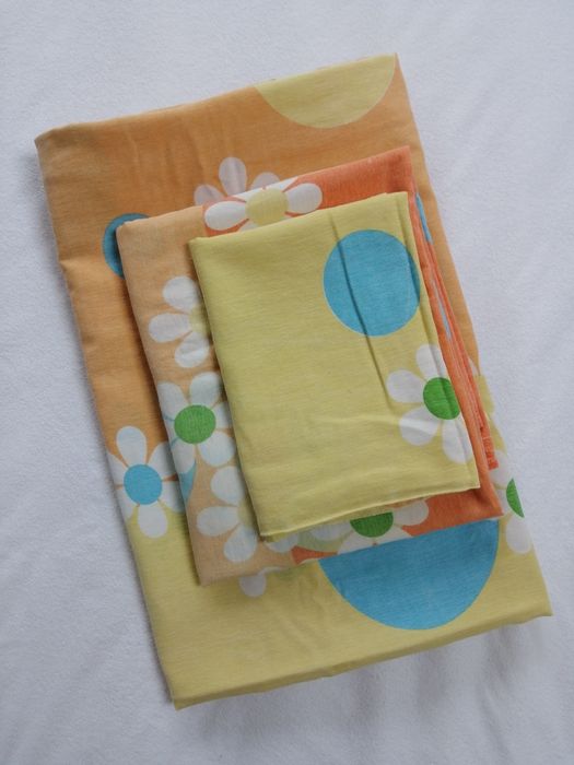 Vând lenjerie de pat