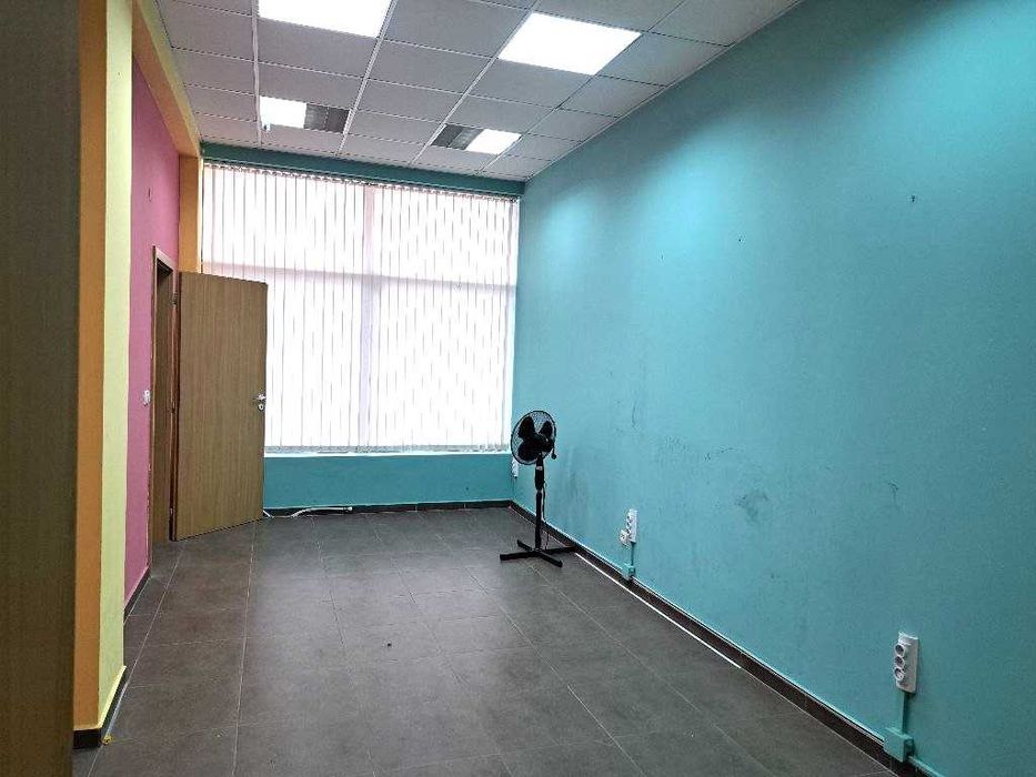 Под наем  офис Люлин център