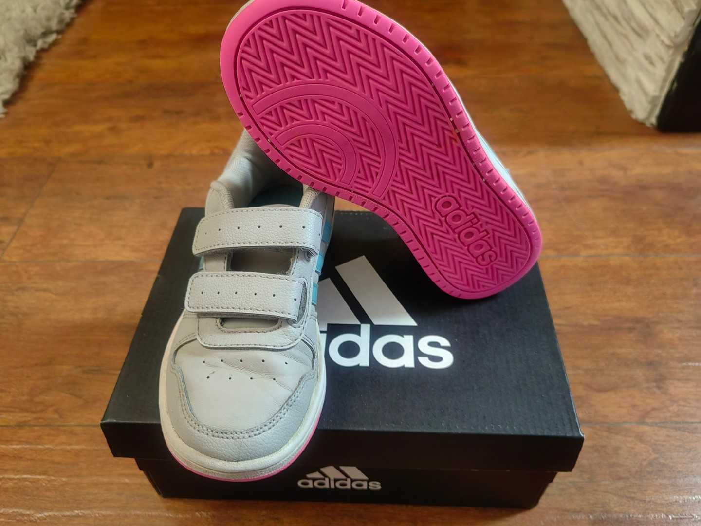 Детски маратонки Adidas, размер 30