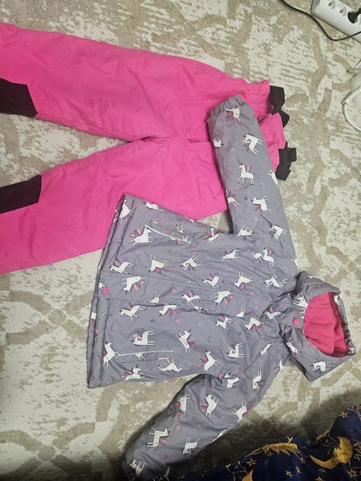 Продам зимний комплект (куртка со штанами)