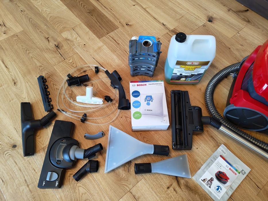 Aspirator cu spălare Bosch BWD421PET – stare excelentă, folosit foarte