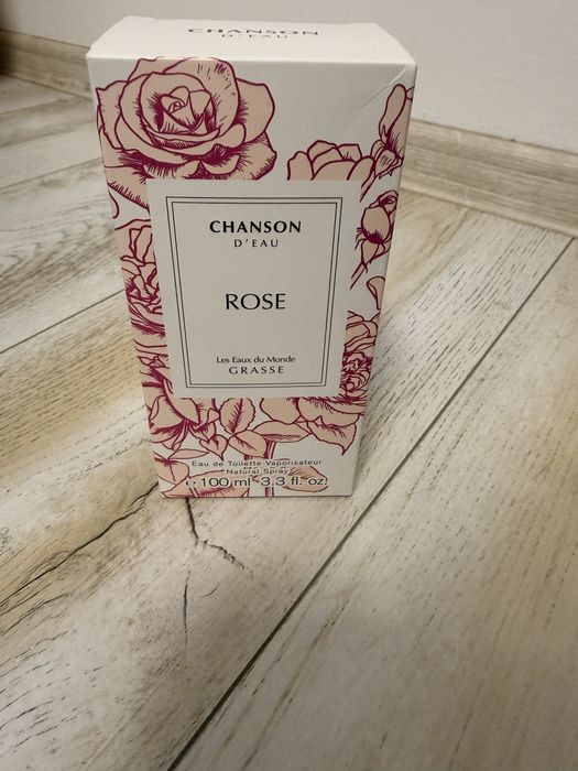 Parfum de damă roze