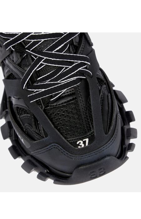 Balenciaga track