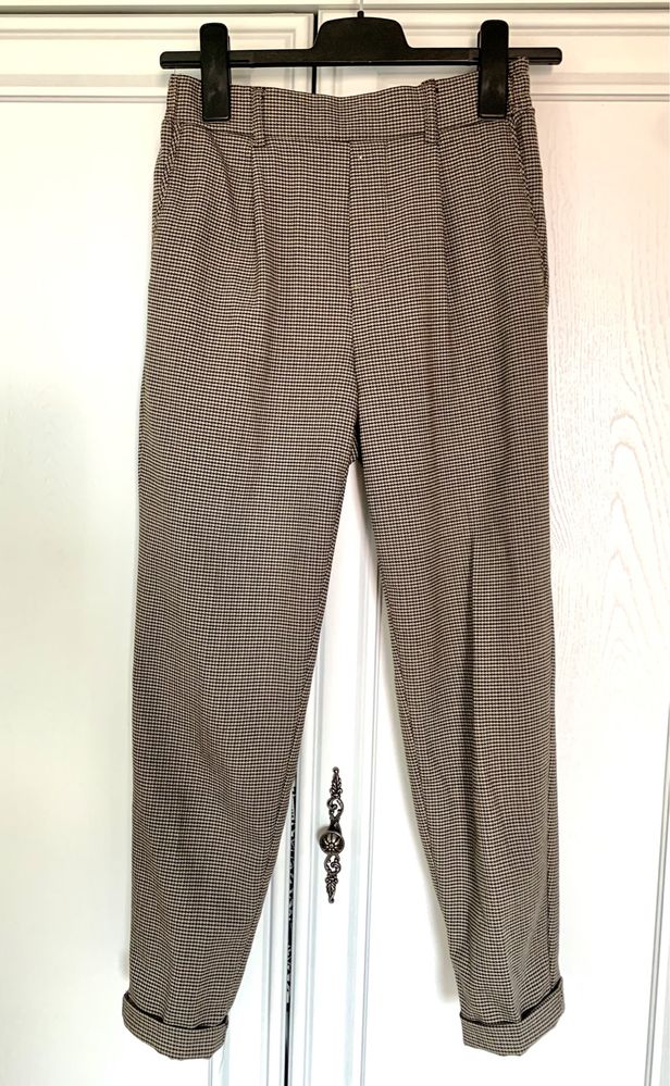 Pantaloni tailoring jogger cu pense