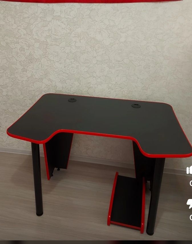 Продам стол игровой компьютерный