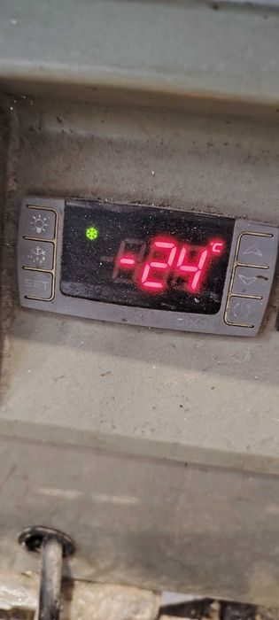 Витрина за сладолед ISA