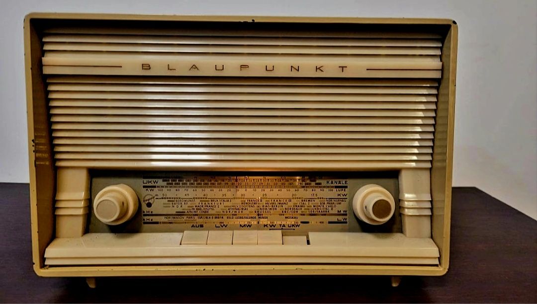 Radio Blaupunkt Ballett 21050 anii 1961/1962
TYP-21050