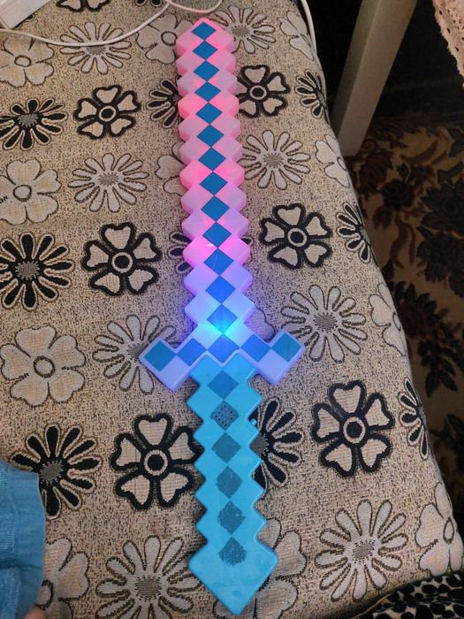 Продам меч Майнкрафт