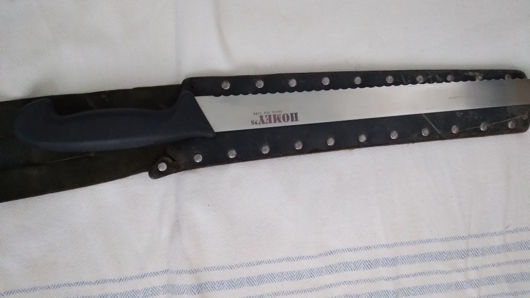 Професионален оригиналнален нож за рязане на изолация.