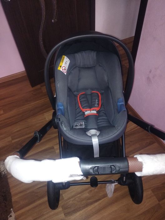 Cărucior Hauck walk N care+ scoica cybex aton B2