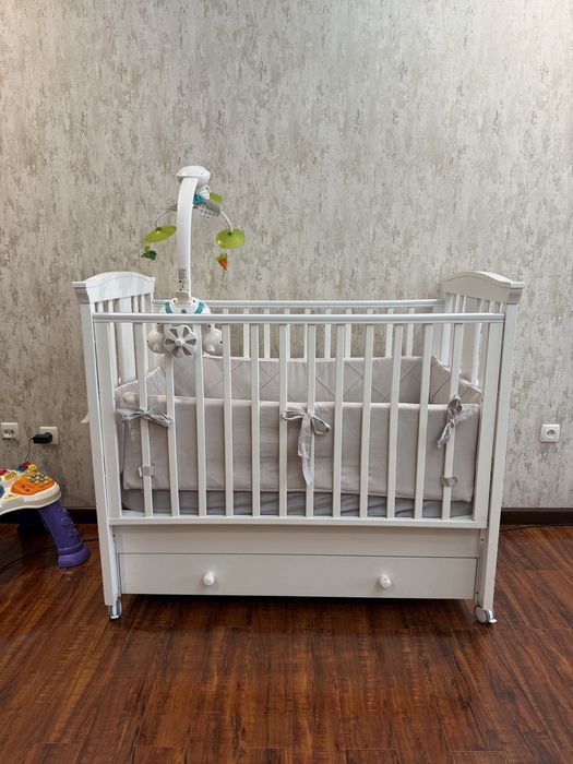 Детская кроватка