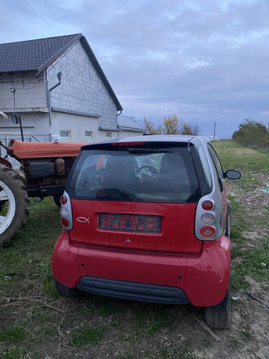 Smart doua locuri avariat si set de cauciucuri R13 opel