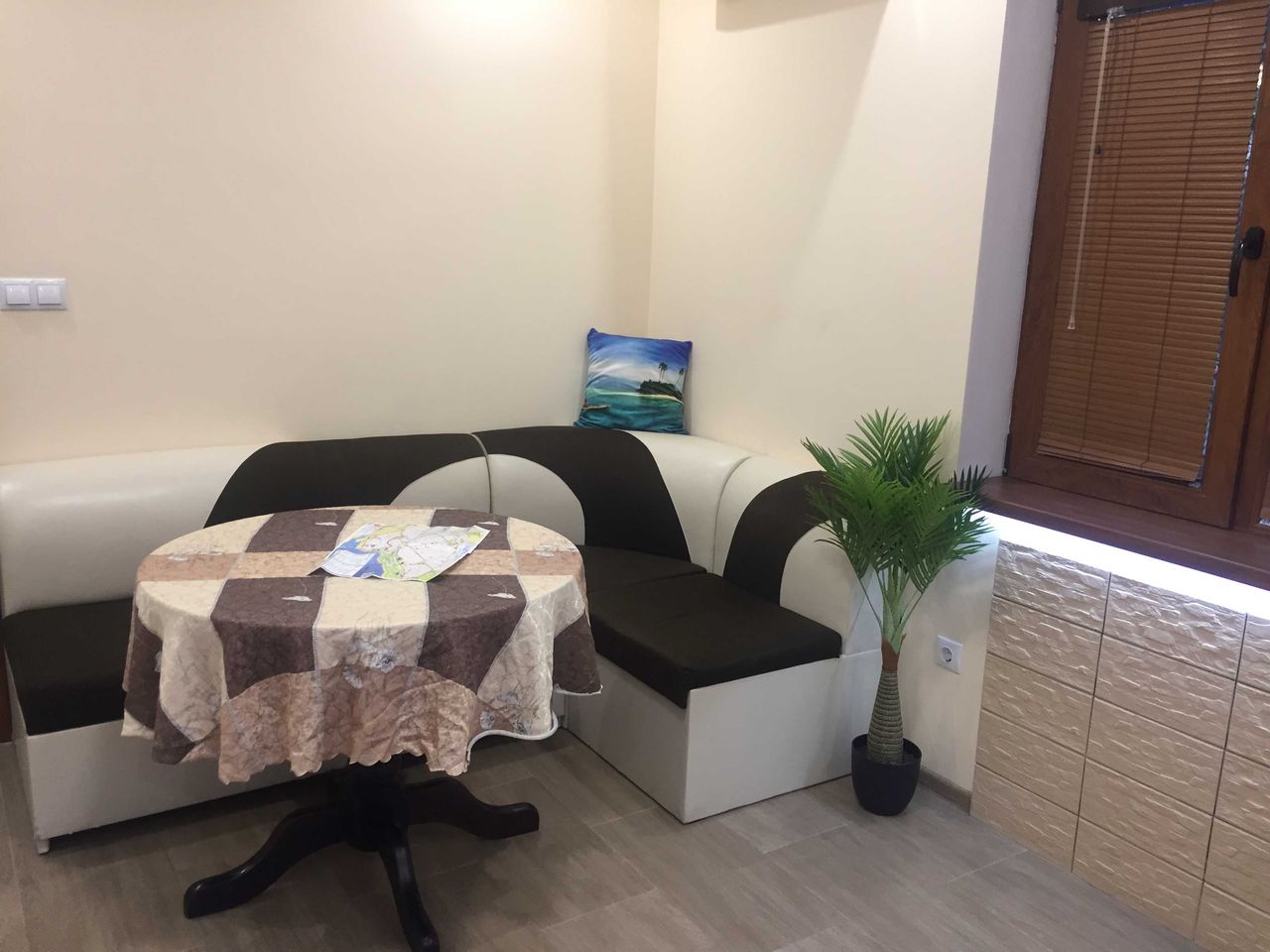 Дава се под наем Двустаен апартамент в Варна, Център - 45 кв.м за 459 € - Снимка #3