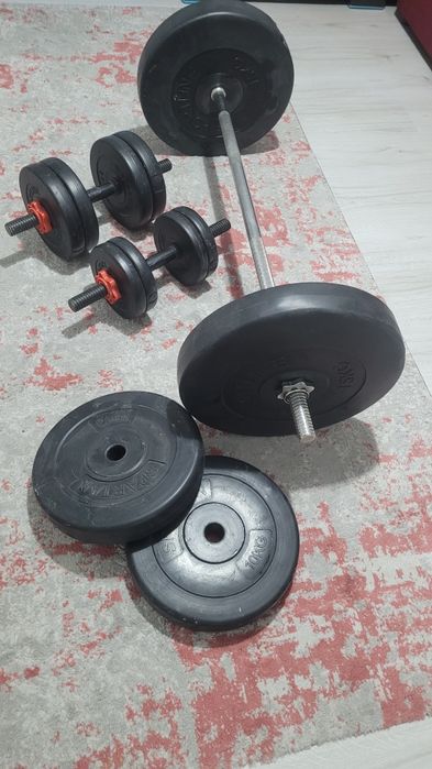 Vând Haltera și Gantere