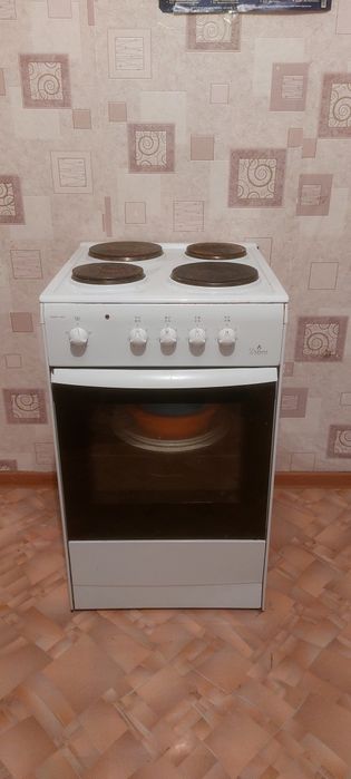 Плитка хорошее состояние  духовка работает все работает
