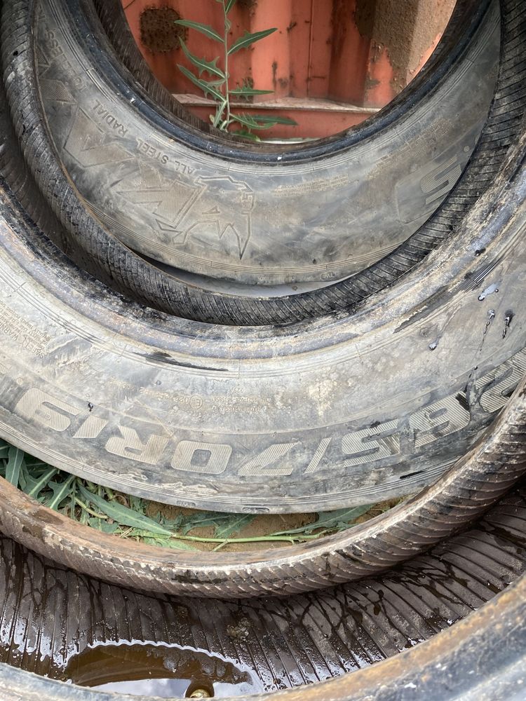 Продам б/у резину 265/70 R19.5