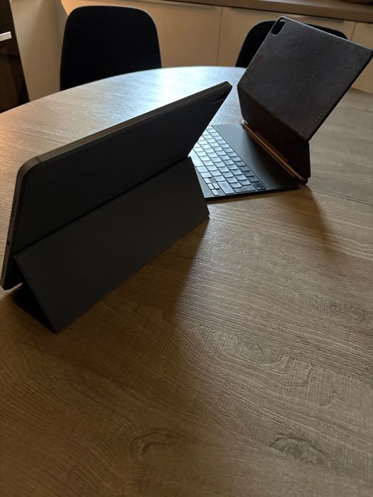 Apple iPad Air 13", M2, Space Grey, 256GB, WiFi+Cellular+MagicKeyboard