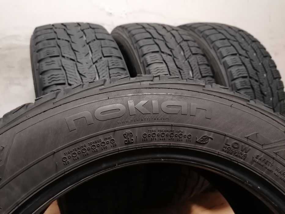 215/60/17C Nokian / бус зимни гуми