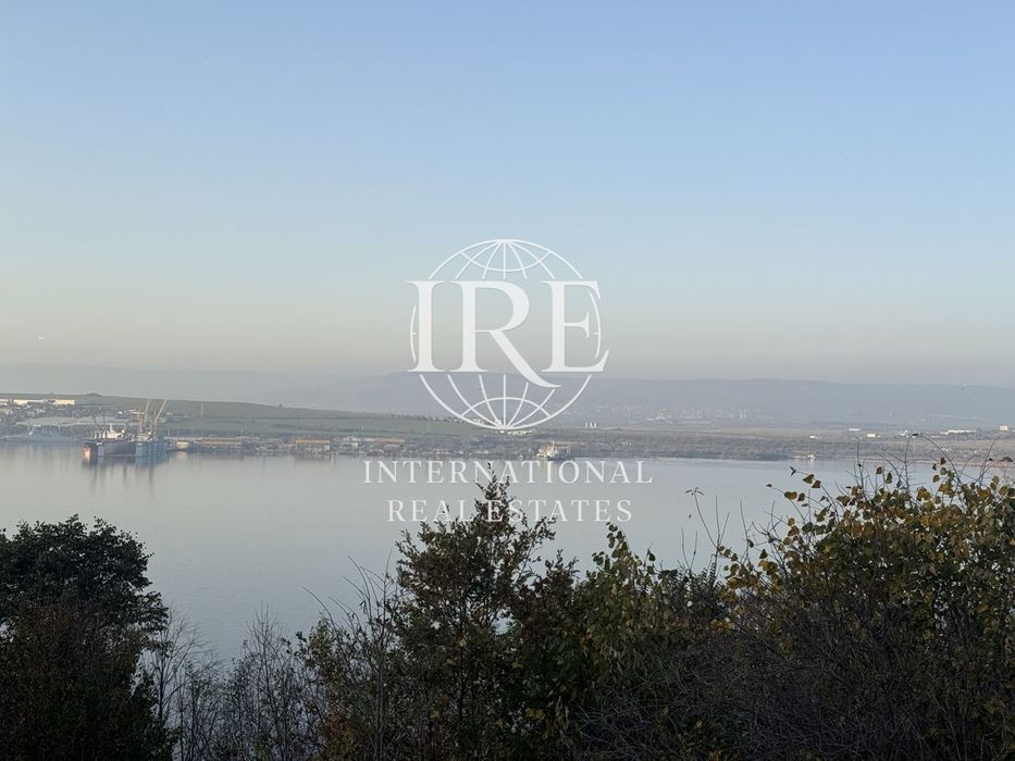 Къща вилна зона Лазур  Варна-с.Константиново площ 170кв  цена 185000