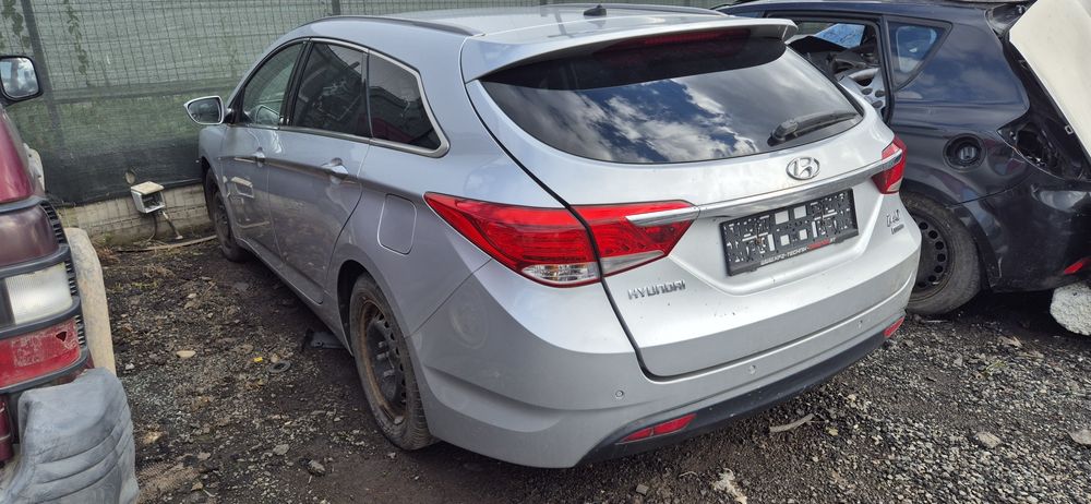 Haion hyundai i40 portbagaj luneta fumurie stop tripla led bara senzor