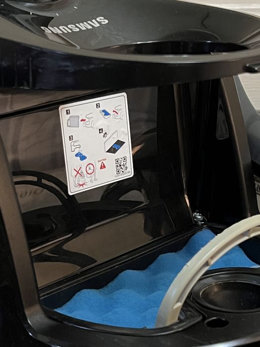 Пылесос Samsung SC18M21D0CG