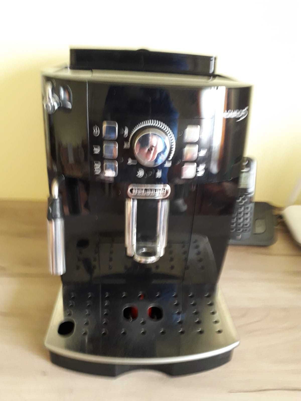 Aparat cafea Delonghi