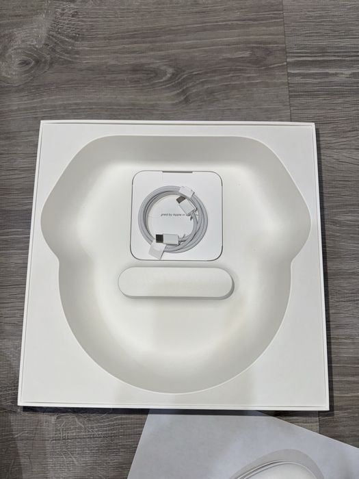 Продам наушики Airpods Max 2
