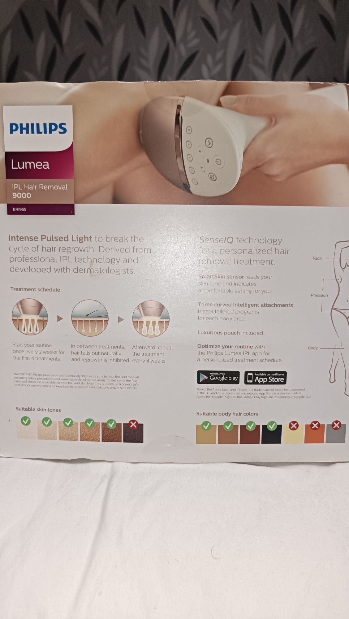 Нов фотоепилатор Philips Lumea 9000 BRI955