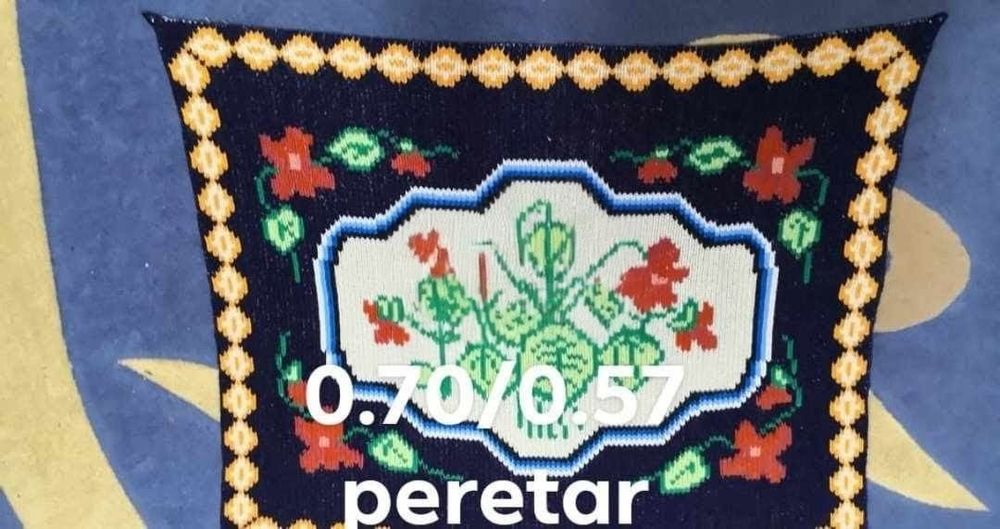 Fețe de masă cusute manual
