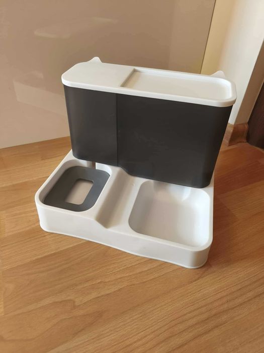 Автоматична хранилка, диспенсър за вода и храна за кучета и котки